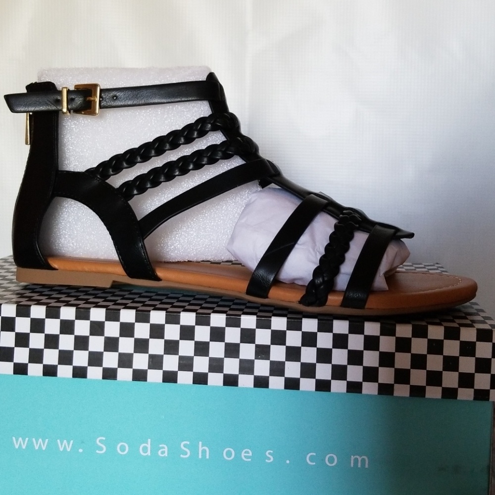 ! strap ankle sandal